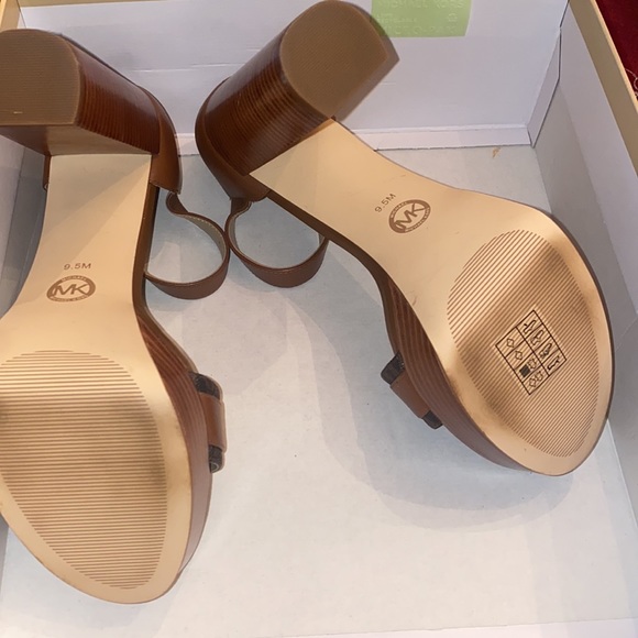 Michael Kors Rory Platform Sandals Size 9.5 Brown or White (no lid on box) - Picture 5 of 13